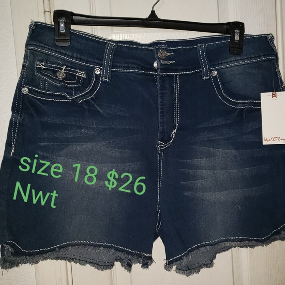 wallflower brand jean shorts